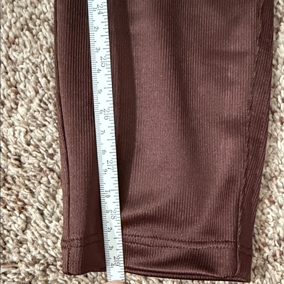 SKIMS Brown Skinny Pants - Picture 10 of 12